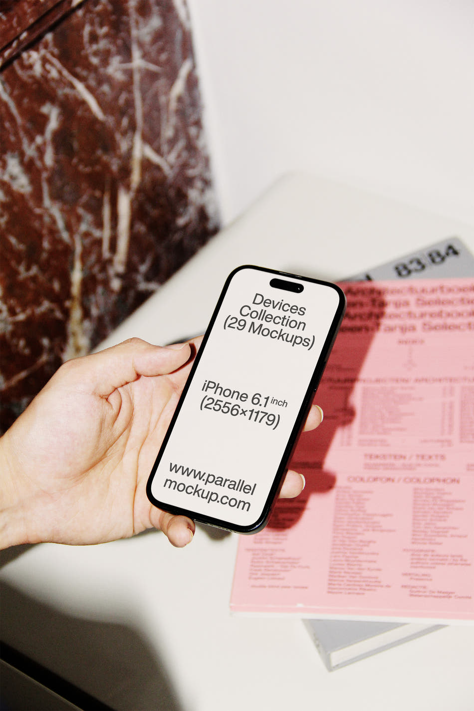 iPhone DE-A-09 - Main preview