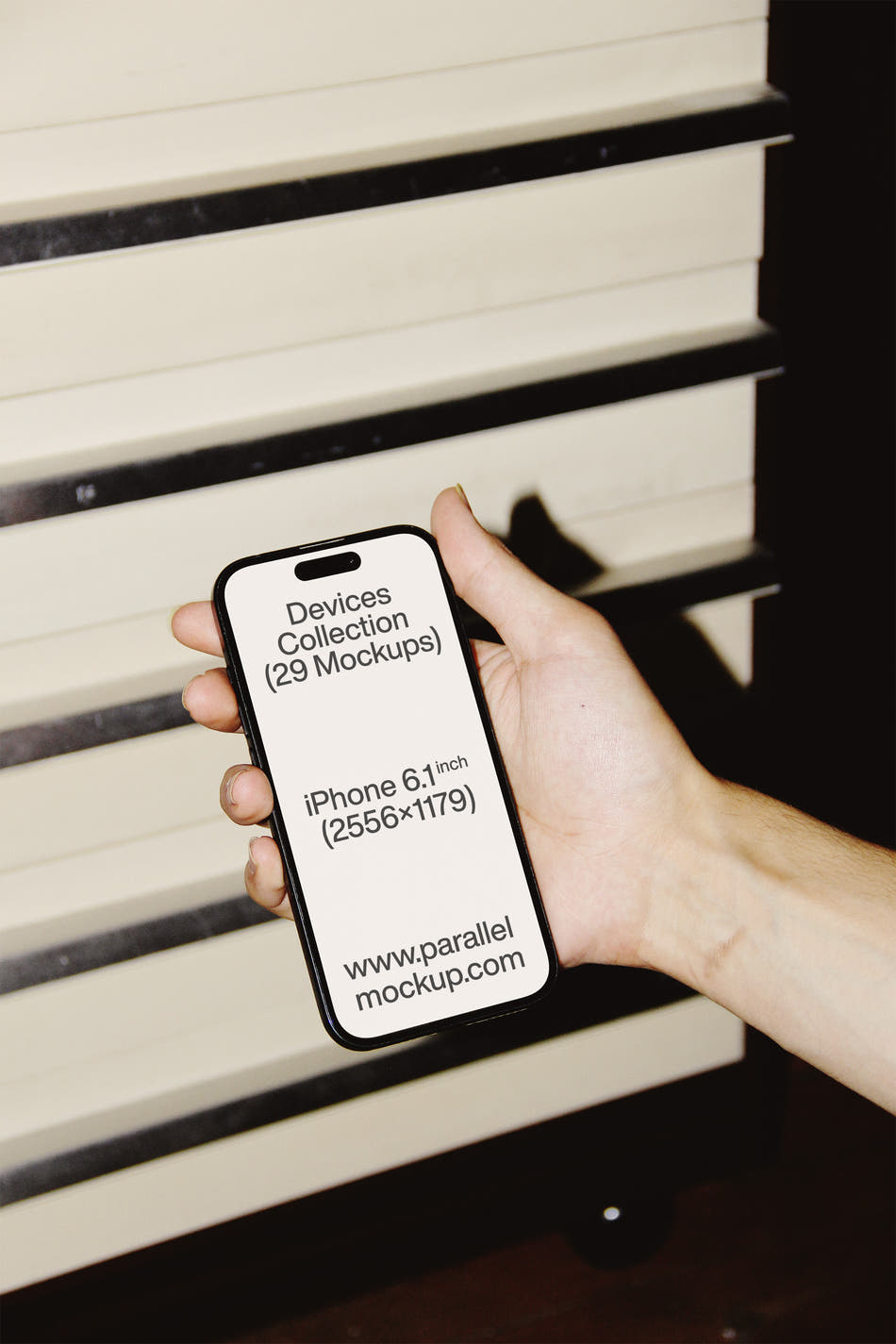 iPhone DE-A-04 - Main preview